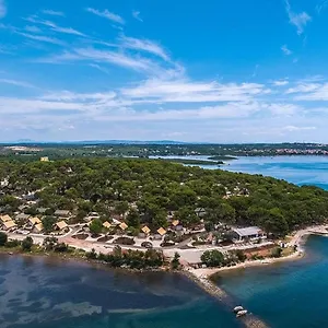 Apartment Eta, Pula