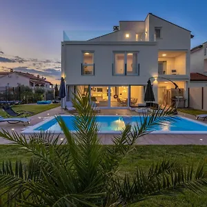  Ferienhaus Eni Kroatien
