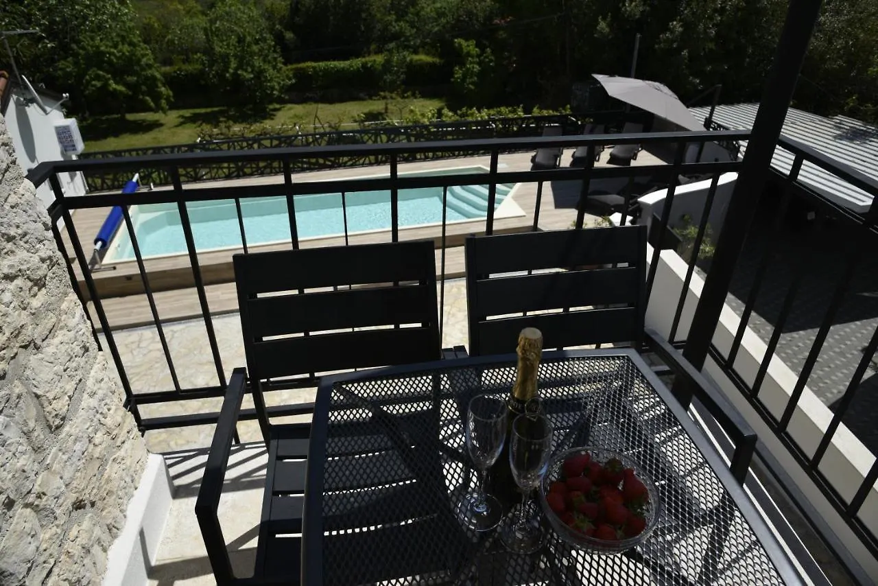 Apartments Nona Pola 0*,