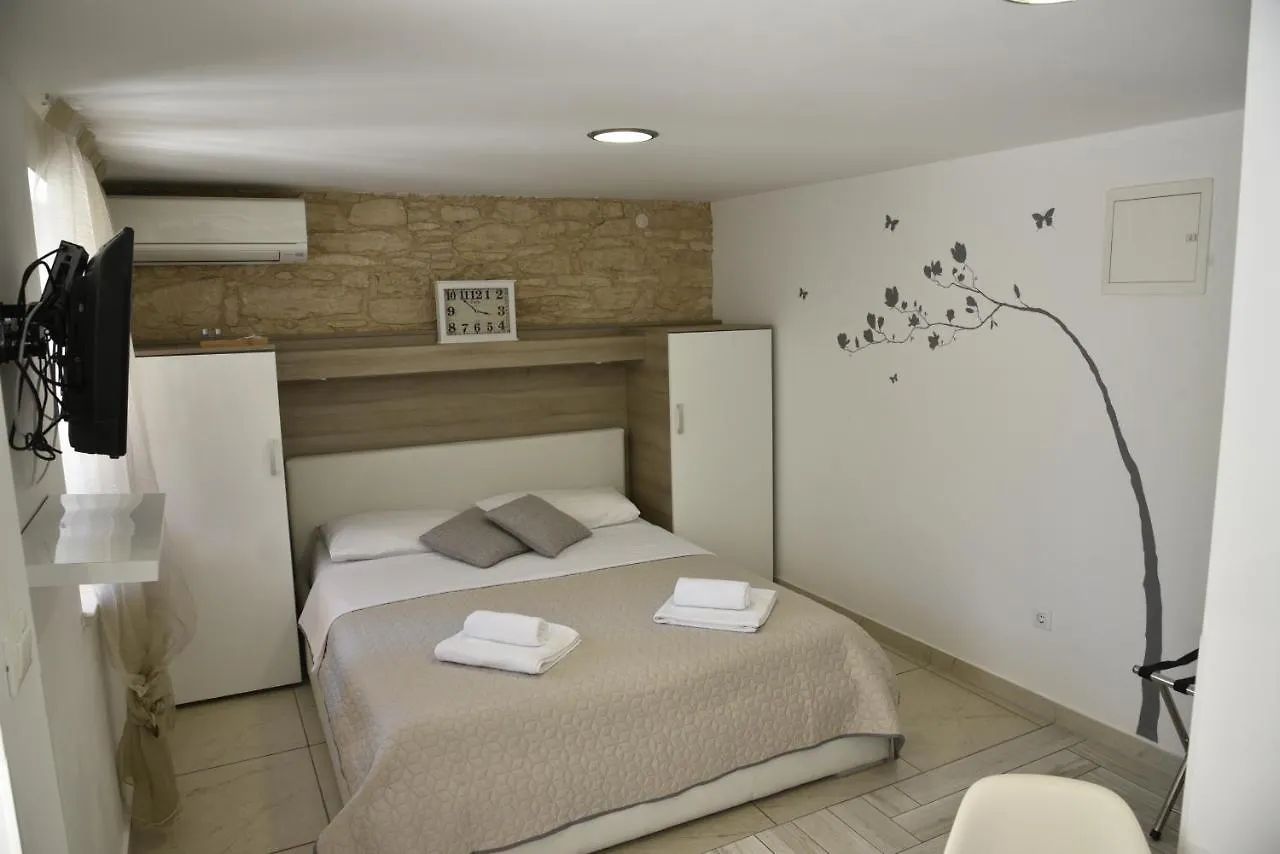 Apartments Nona Pola